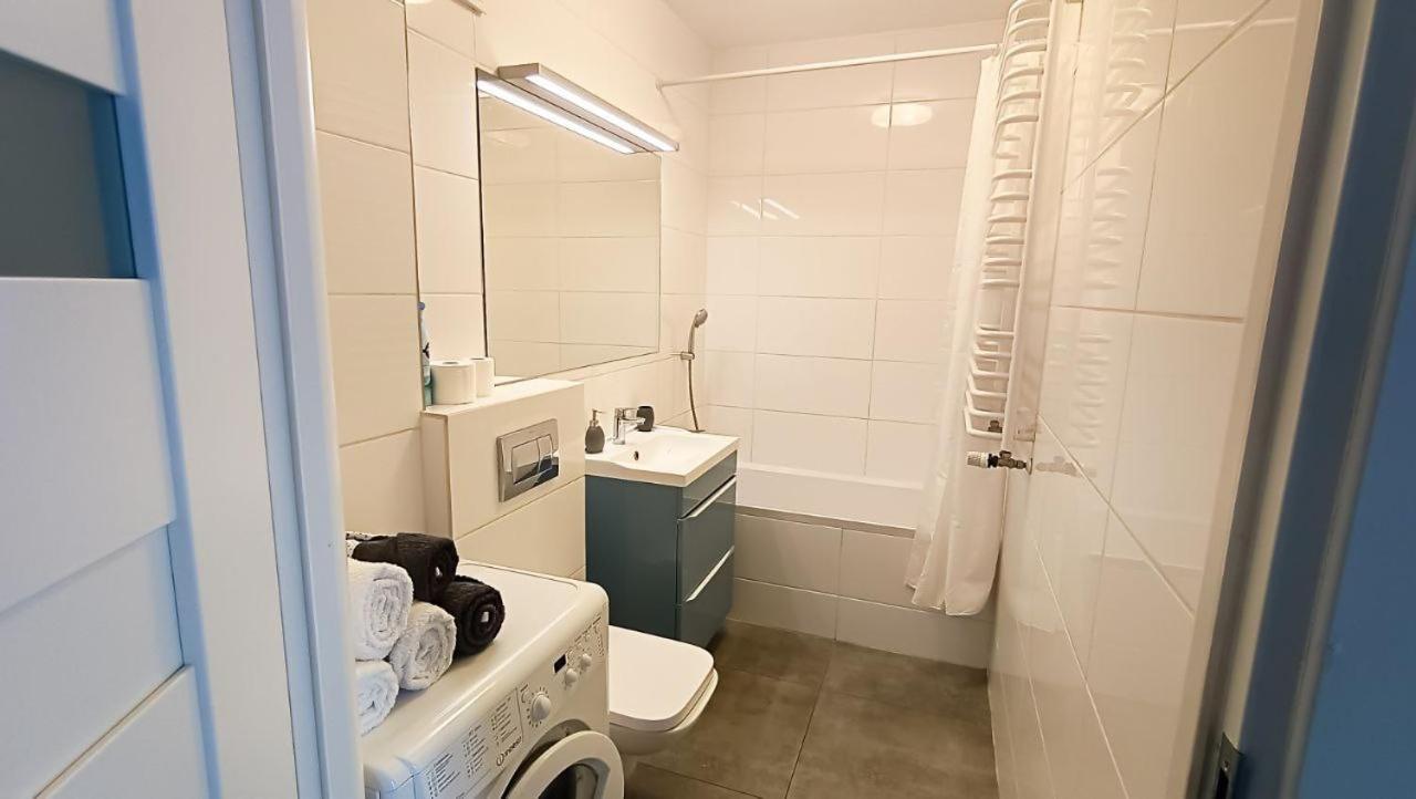 Apartament Niedaleko Centrum Warszawy Varsóvia Exterior foto