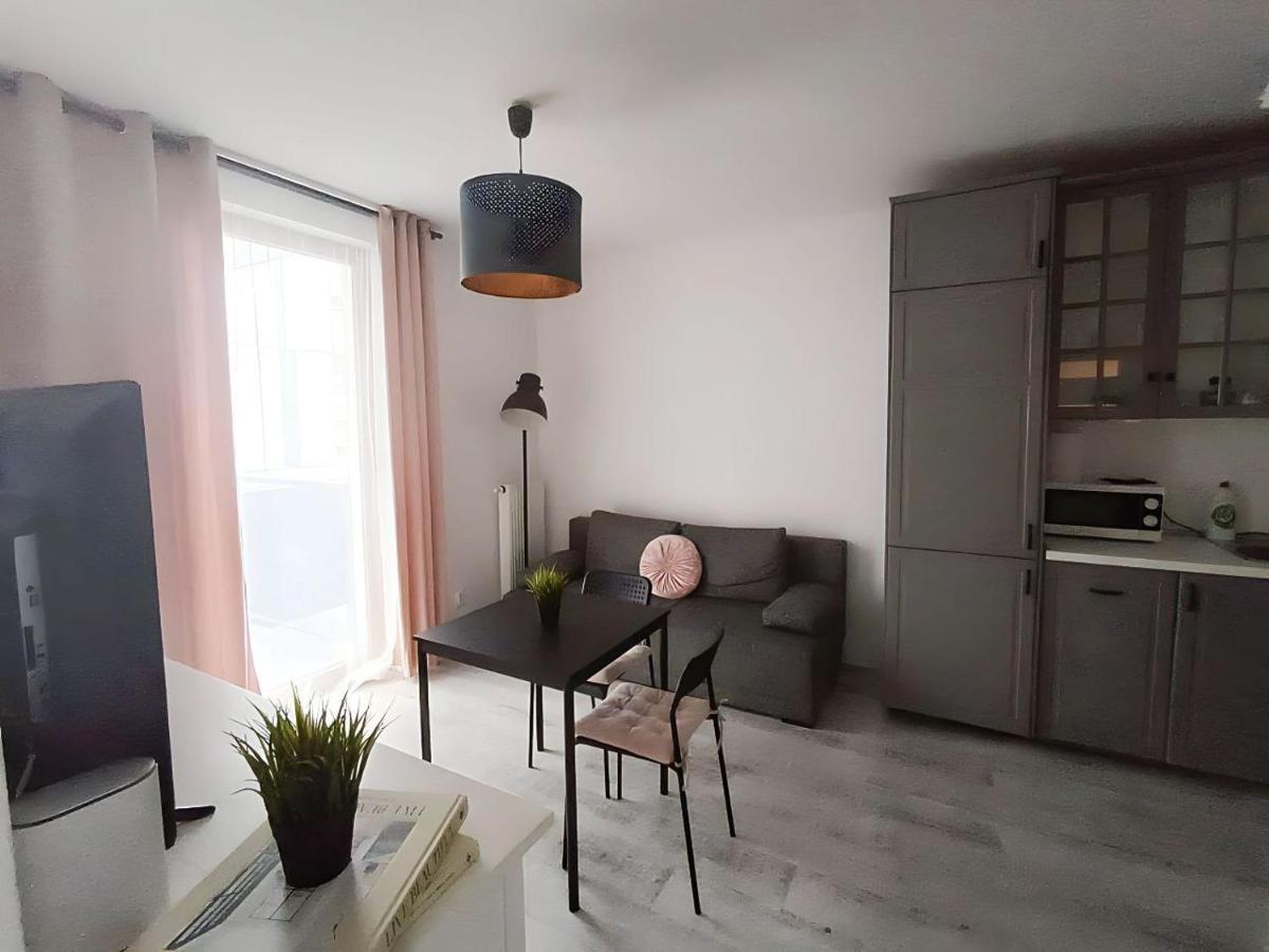 Apartament Niedaleko Centrum Warszawy Varsóvia Exterior foto