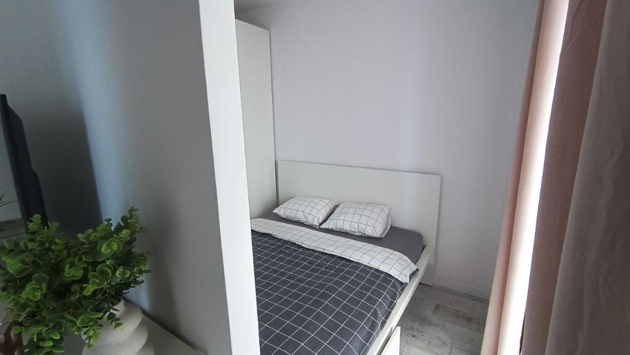 Apartament Niedaleko Centrum Warszawy Varsóvia Exterior foto