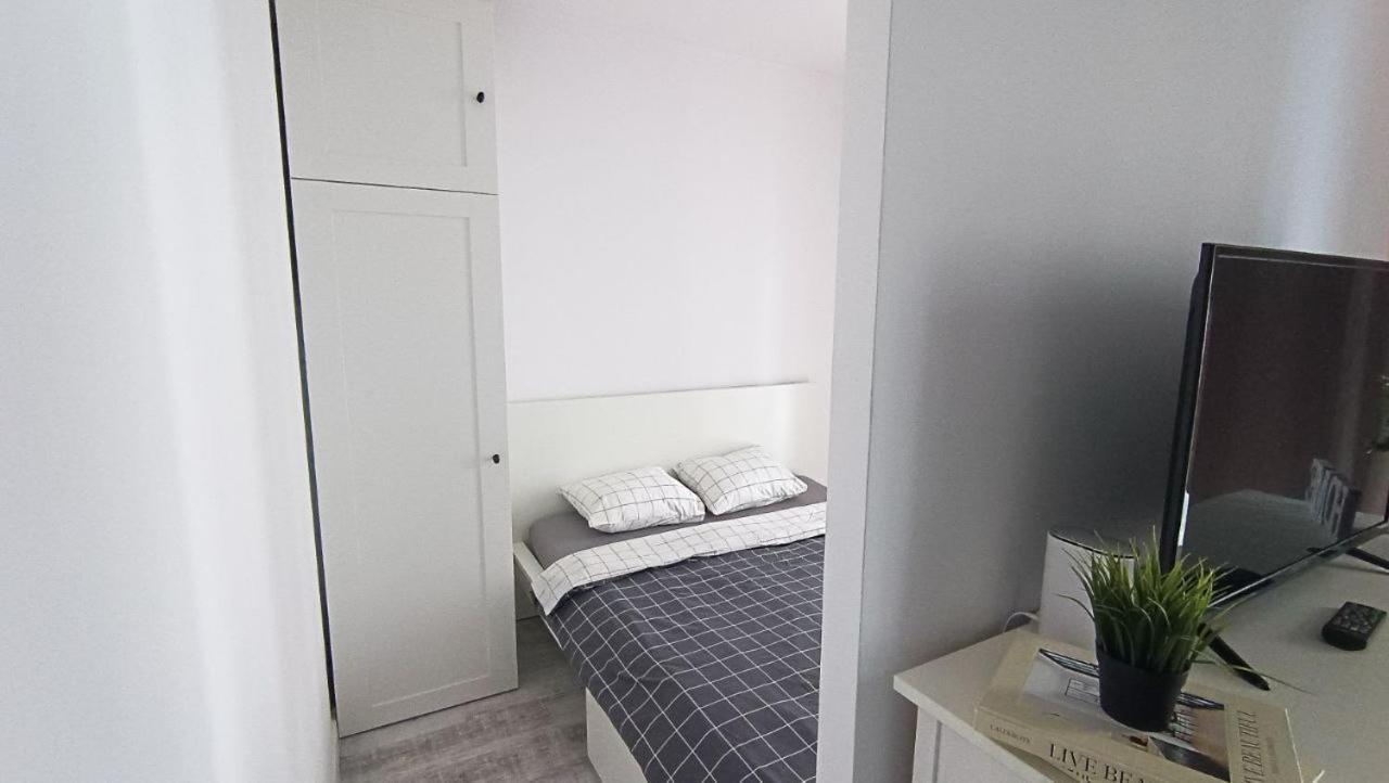 Apartament Niedaleko Centrum Warszawy Varsóvia Exterior foto